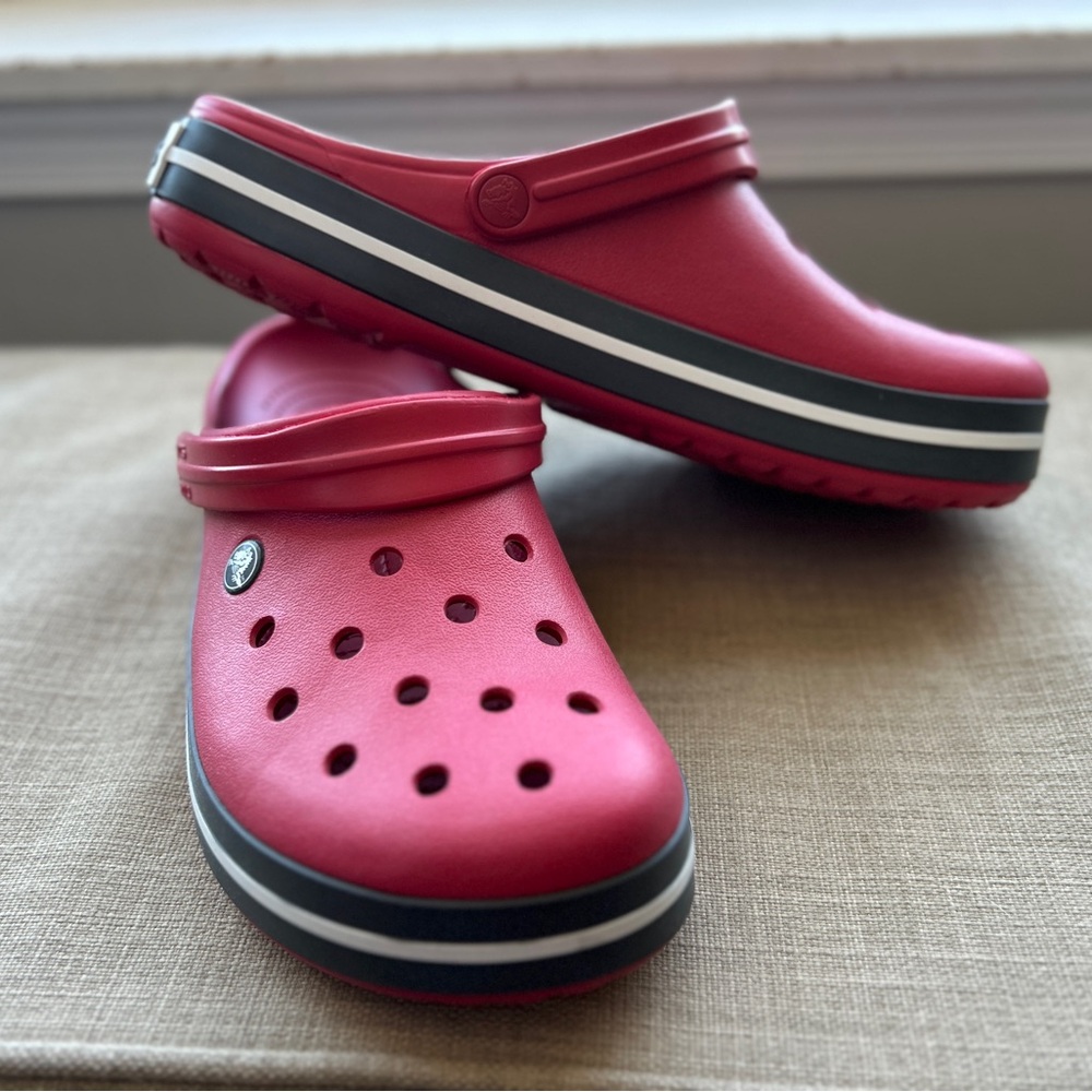CROCS Unisex Red Slip-On Loafers Crocband Clog, Pepper. 12 Women/10 Men